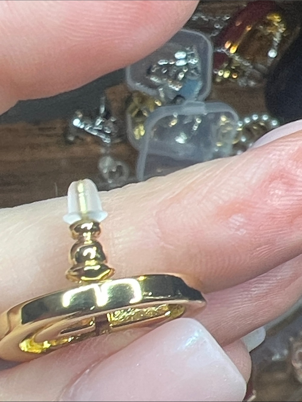 Gold Double G Round Logo Post On Earrings - Picture 3 of 5